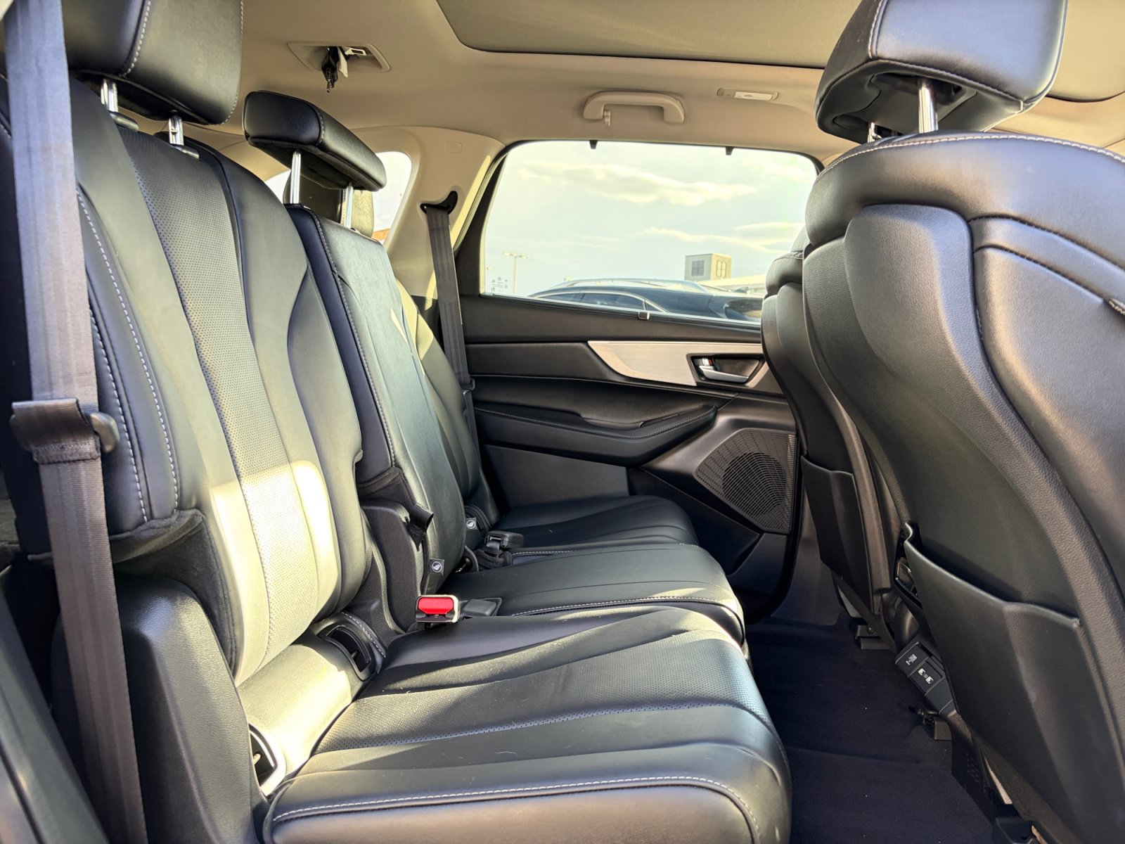 Used 2023 Acura MDX SH-AWD w/ Technology Package image 30