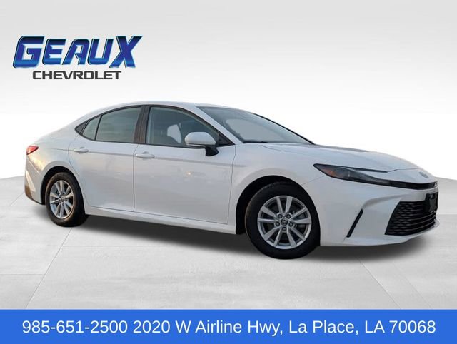 Used 2025 Toyota Camry LE FWD image 1
