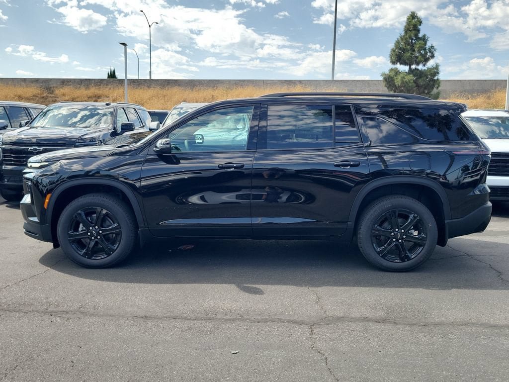New 2027 Chevrolet Traverse LT w/ Midnight/Sport Edition FWD image 26