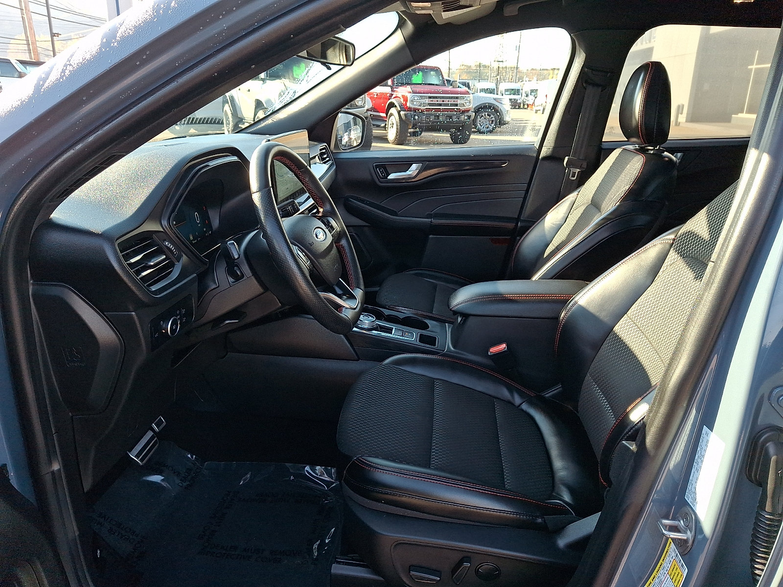 Certified 2024 Ford Escape ST-Line Select w/ Tech Pack #2 AWD/4WD image 13