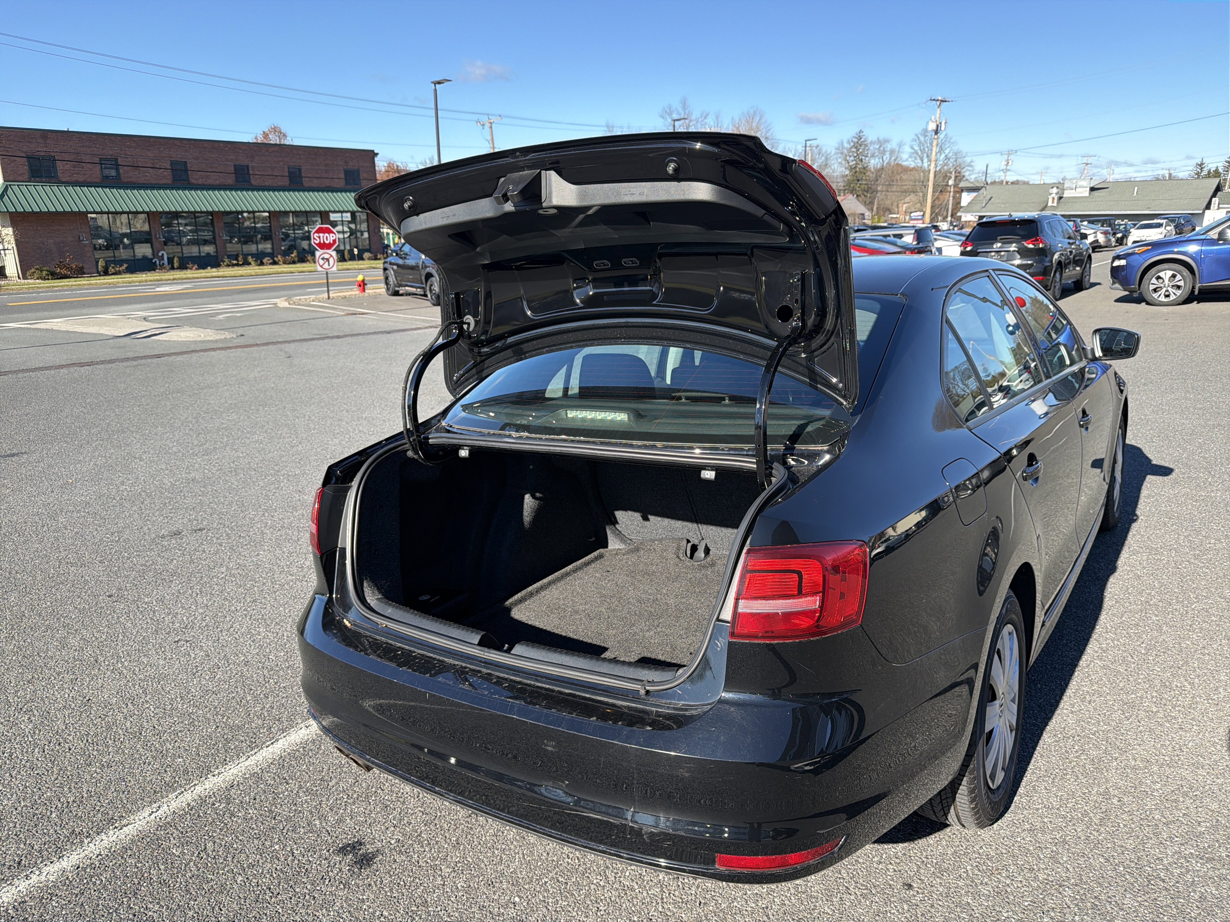 Used 2015 Volkswagen Jetta S image 28