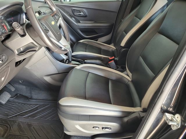 Used 2018 Chevrolet Trax Premier w/ Midnight Edition image 17