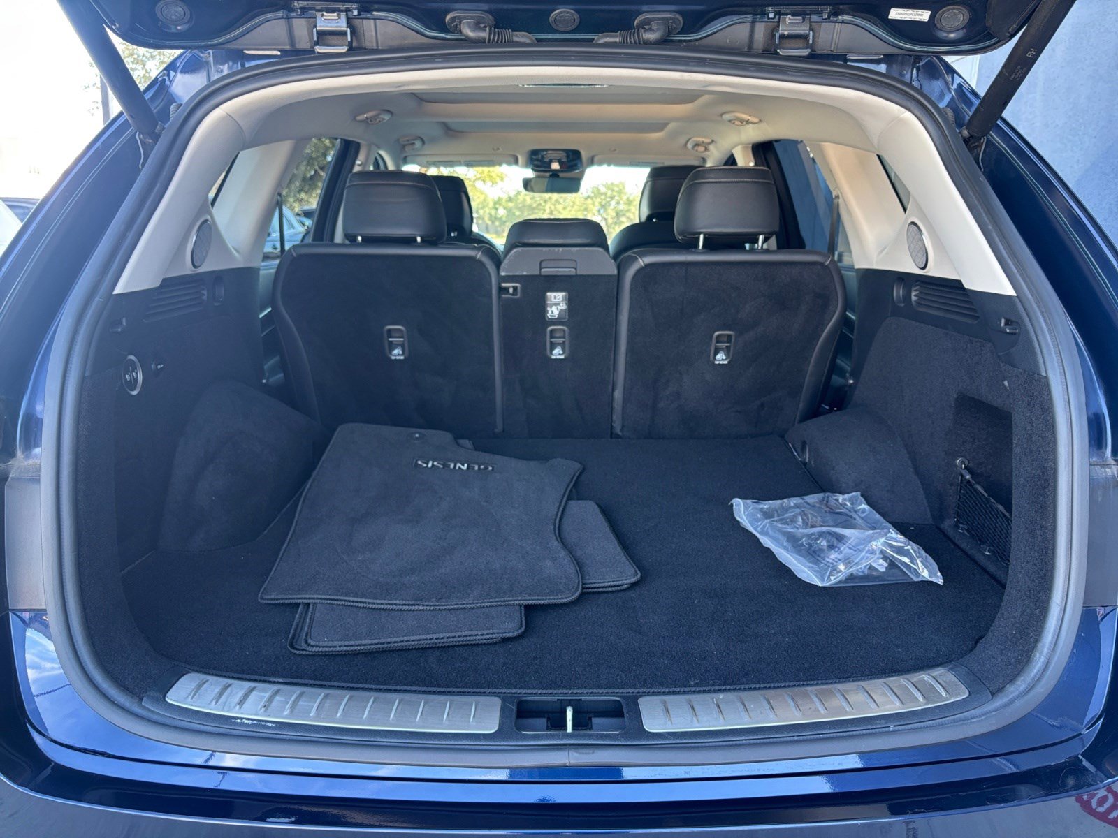 Used 2023 Genesis GV80 2.5T w/ Prestige 20" Package image 16