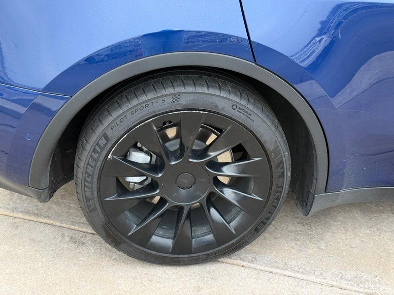 Used 2021 Tesla Model Y Long Range image 6