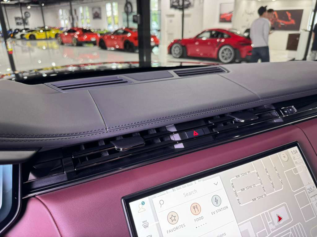 Used 2024 Land Rover Range Rover Sport Autobiography image 28