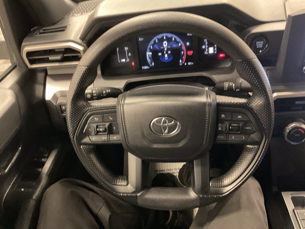 Used 2025 Toyota Tacoma SR5 AWD/4WD image 16