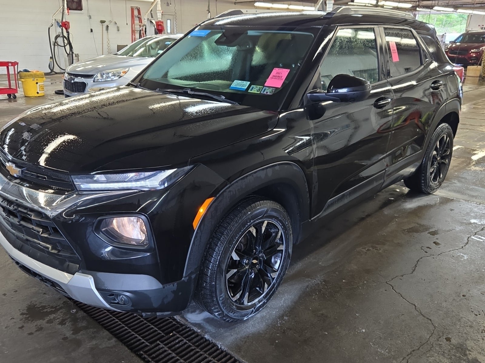Used 2021 Chevrolet TrailBlazer LT w/ Convenience Package AWD/4WD image 7