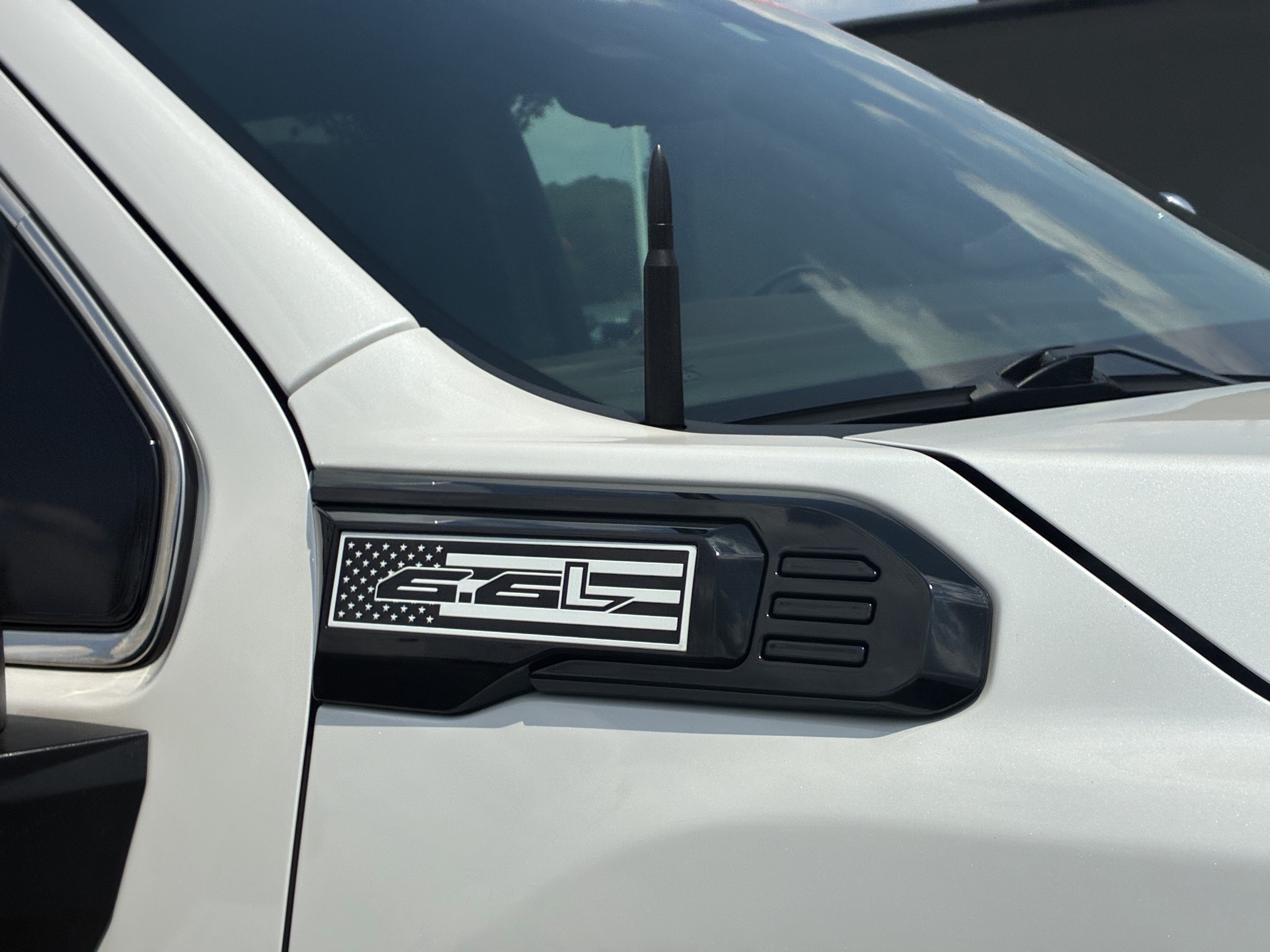 Used 2024 GMC Sierra 3500 Denali w/ Technology Package AWD/4WD image 8