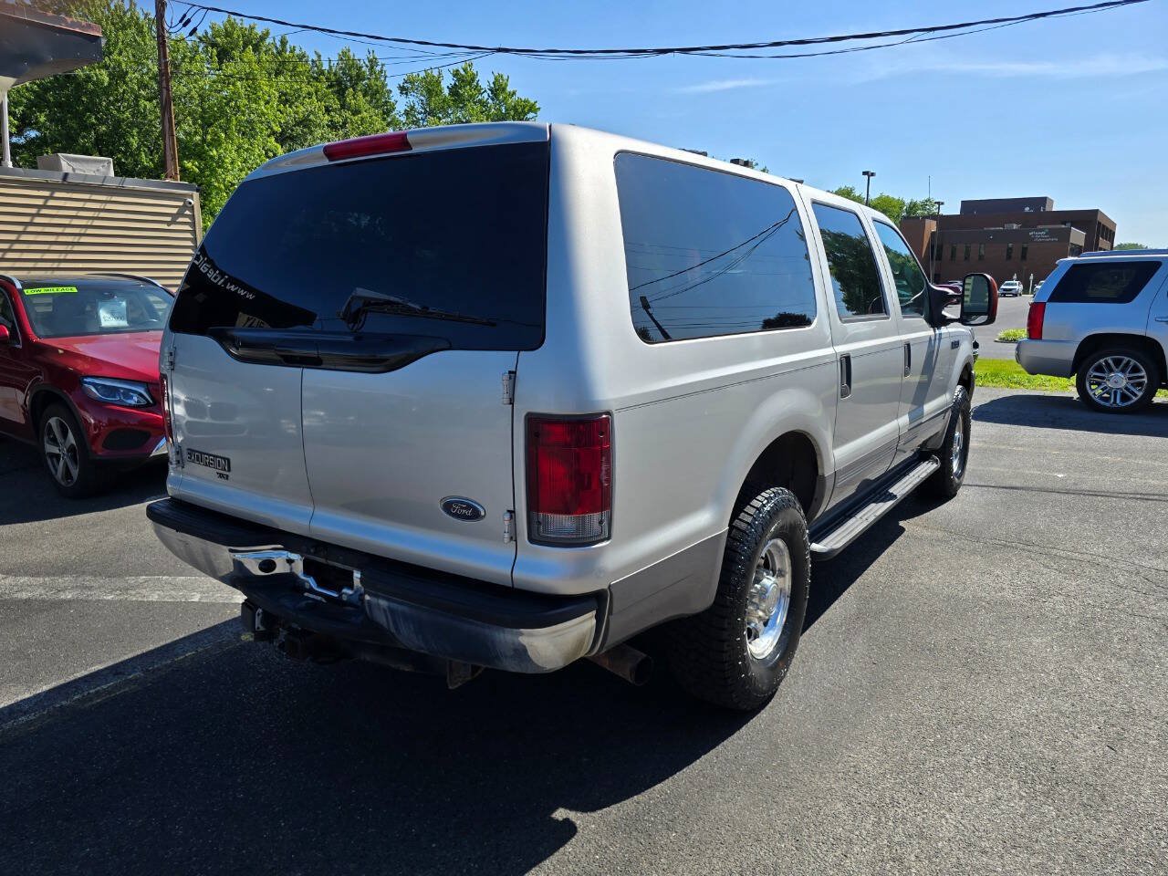 Used 2004 Ford Excursion XLT AWD/4WD image 3