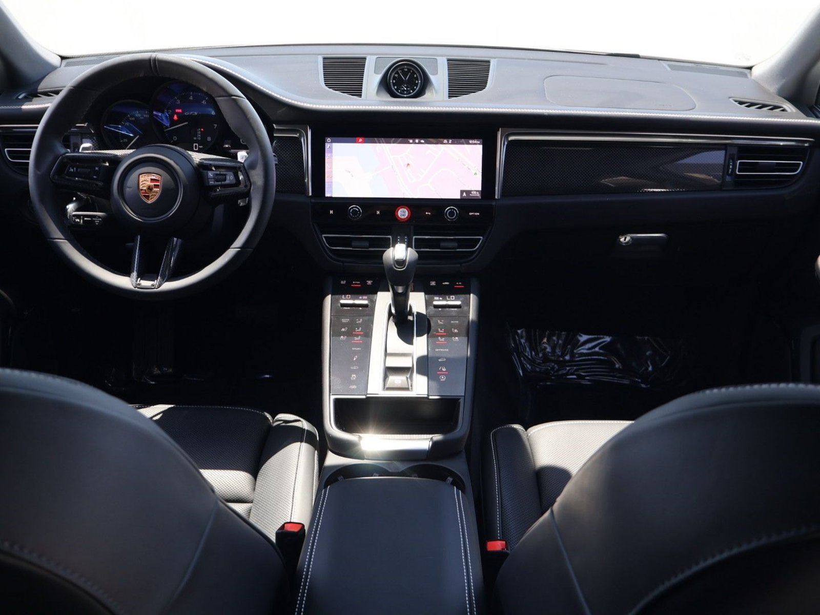 Certified 2026 Porsche Macan GTS AWD/4WD image 21