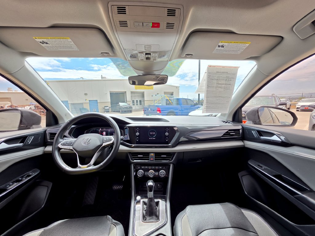 Used 2022 Volkswagen Taos SEL w/ Panoramic Sunroof Package FWD image 16