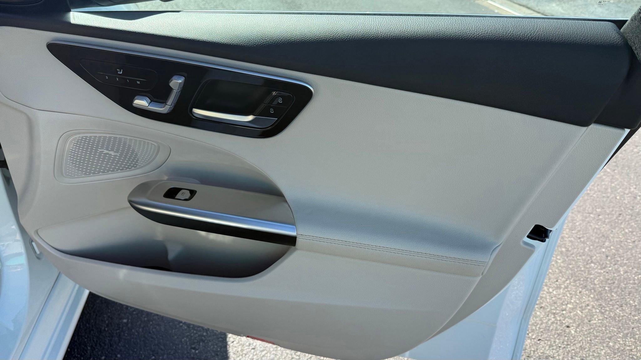 Used 2025 Mercedes-Benz C 300 Sedan image 19