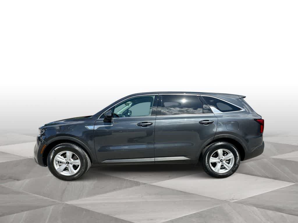 Certified 2023 Kia Sorento LX FWD image 5