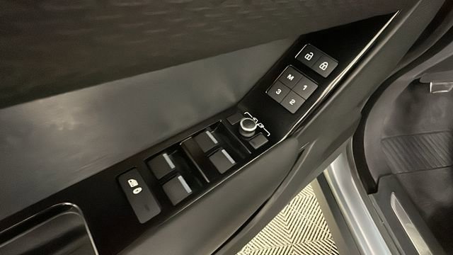 Used 2023 Land Rover Range Rover Velar R-Dynamic S AWD/4WD image 11