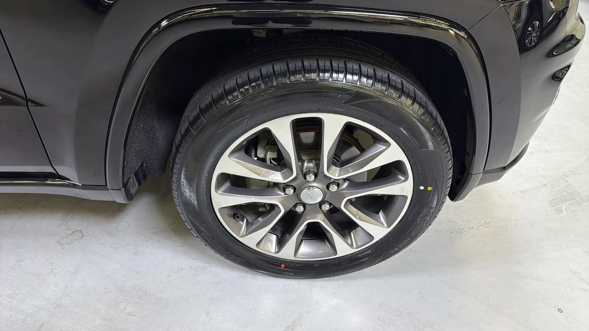 Used 2018 Jeep Grand Cherokee Overland w/ Trailer Tow Group IV RWD image 28