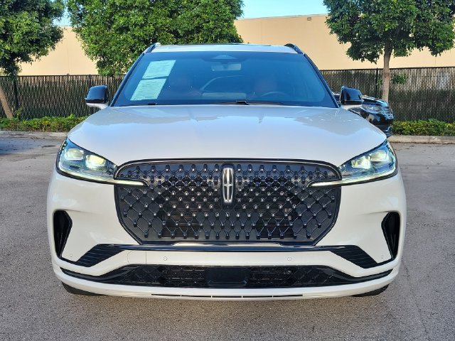 Certified 2025 Lincoln Aviator Reserve w/ Luxury Package RWD image 2