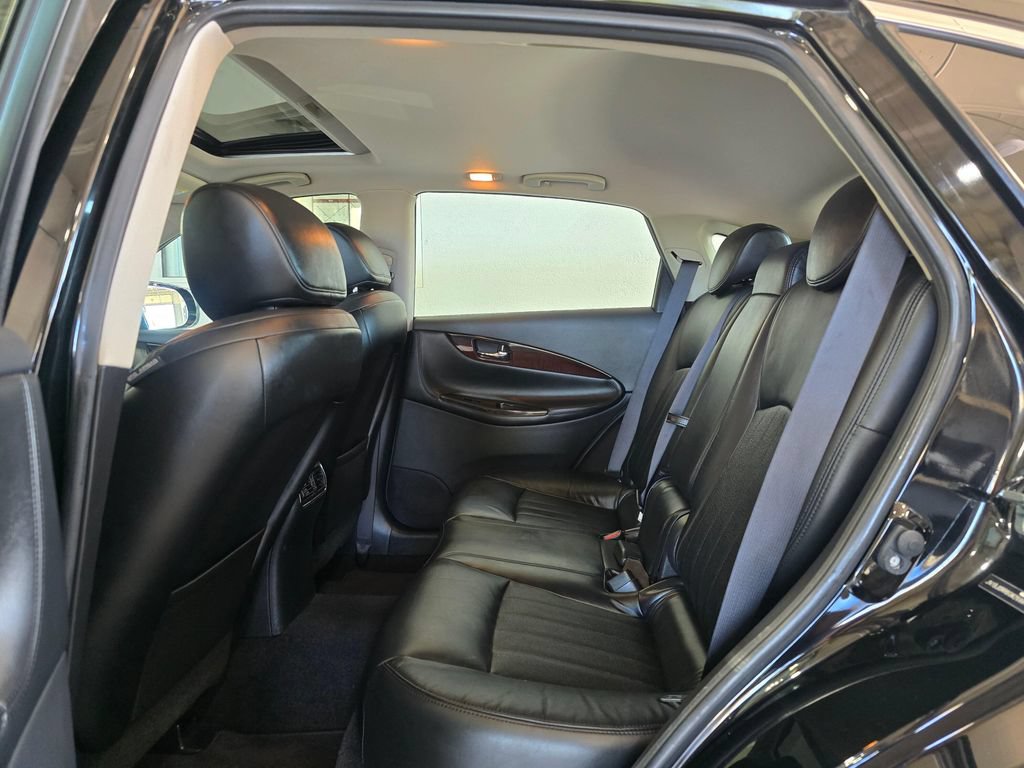 Used 2016 INFINITI QX50 AWD w/ Premium Package image 24