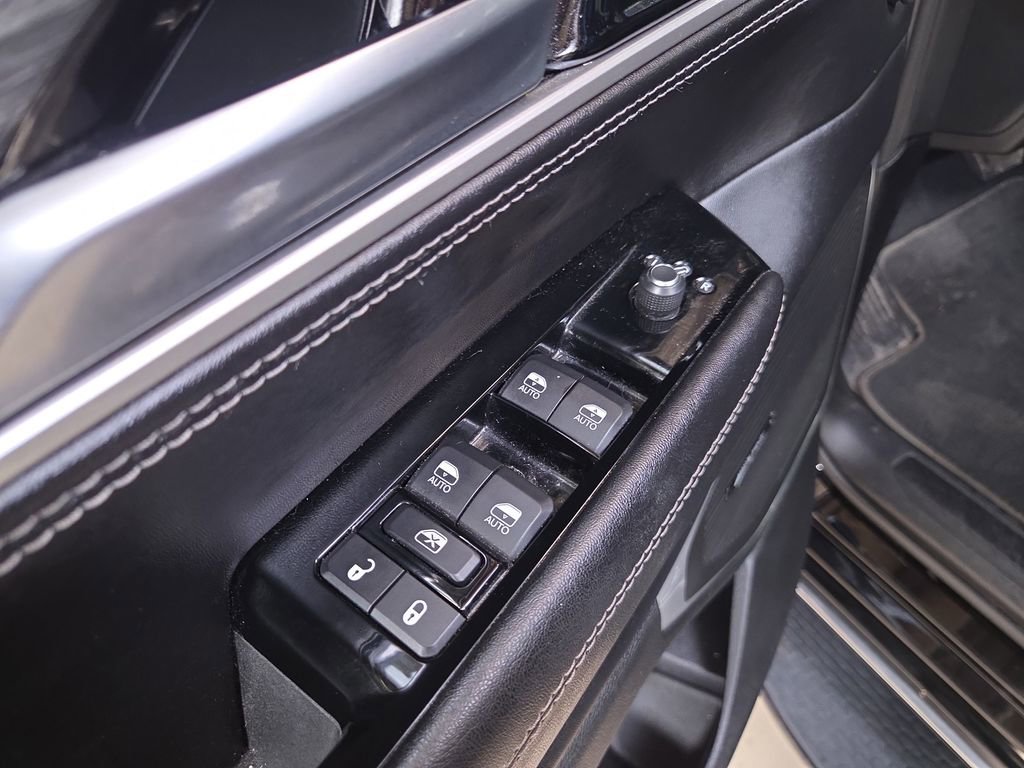 Used 2023 Jeep Wagoneer Series III w/ Preferred Equipment Group image 12