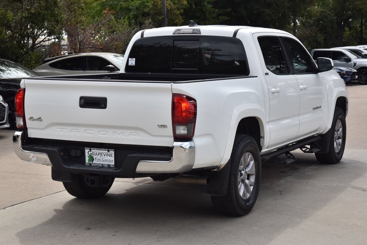 Used 2018 Toyota Tacoma SR5 AWD/4WD image 8