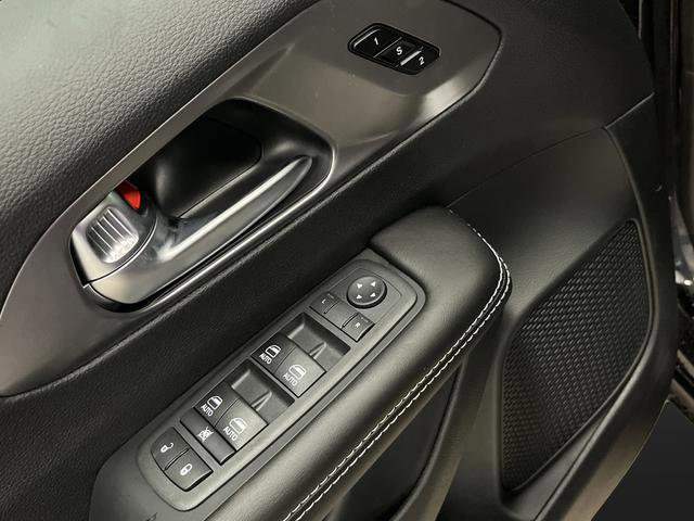 New 2026 Chrysler Pacifica Select w/ S Appearance Package image 27