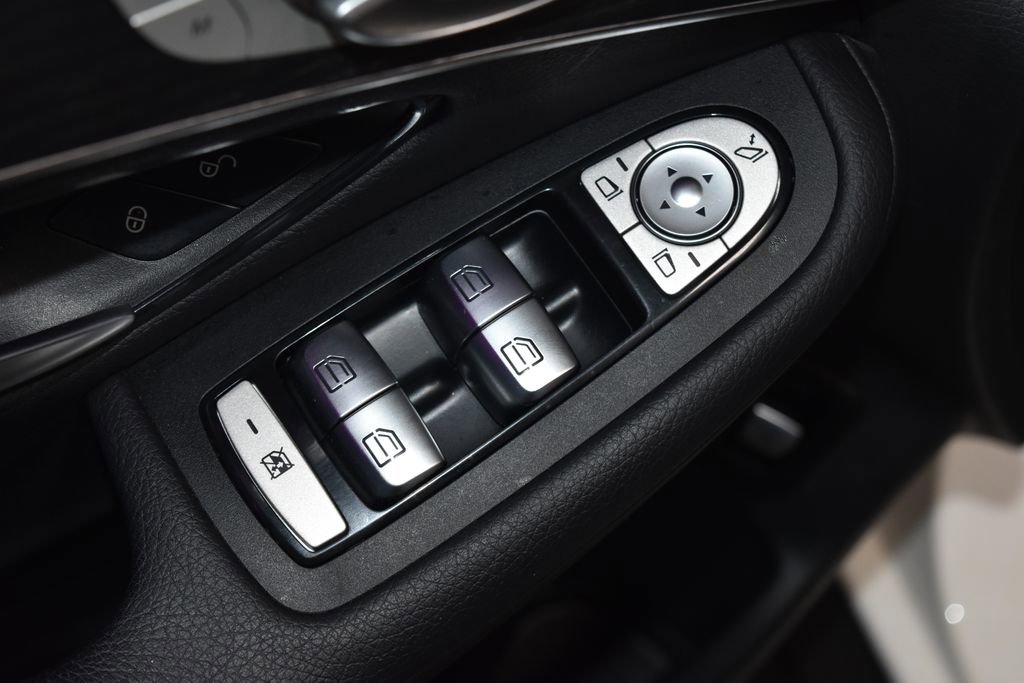 Certified 2022 Mercedes-Benz GLC 300 4MATIC image 6