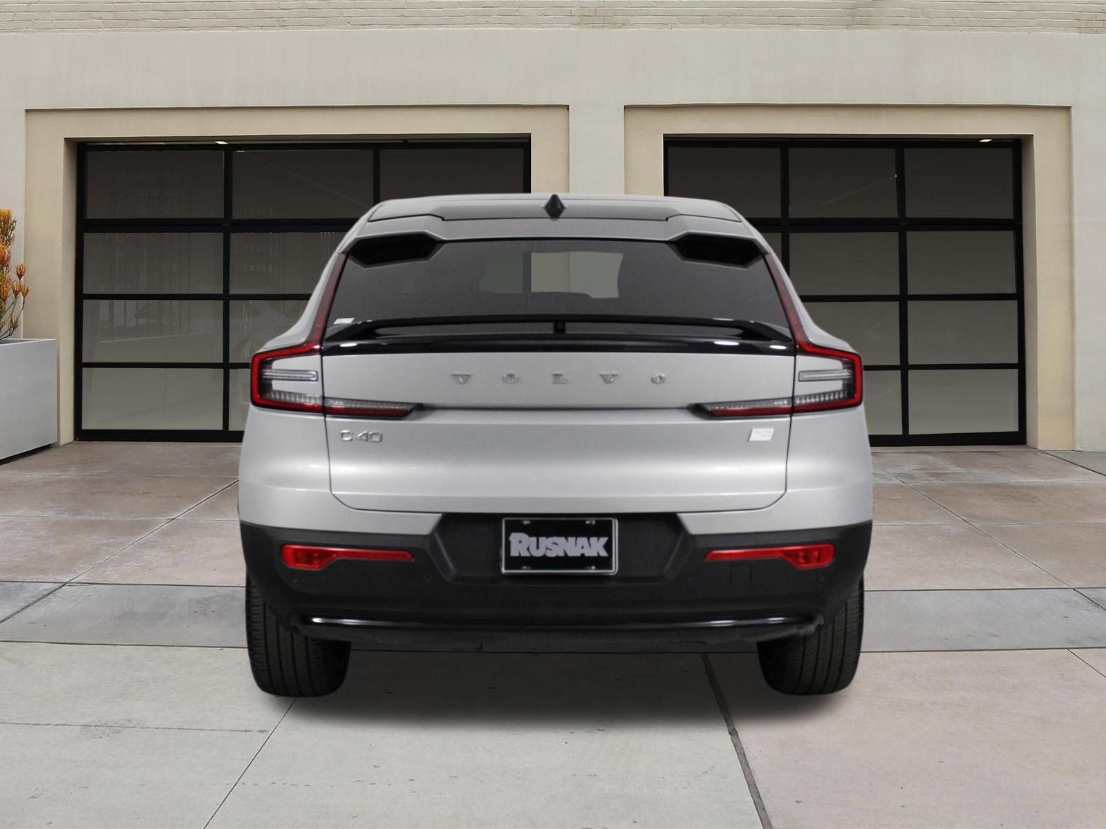 Used 2023 Volvo C40 P8 Recharge Ultimate image 5