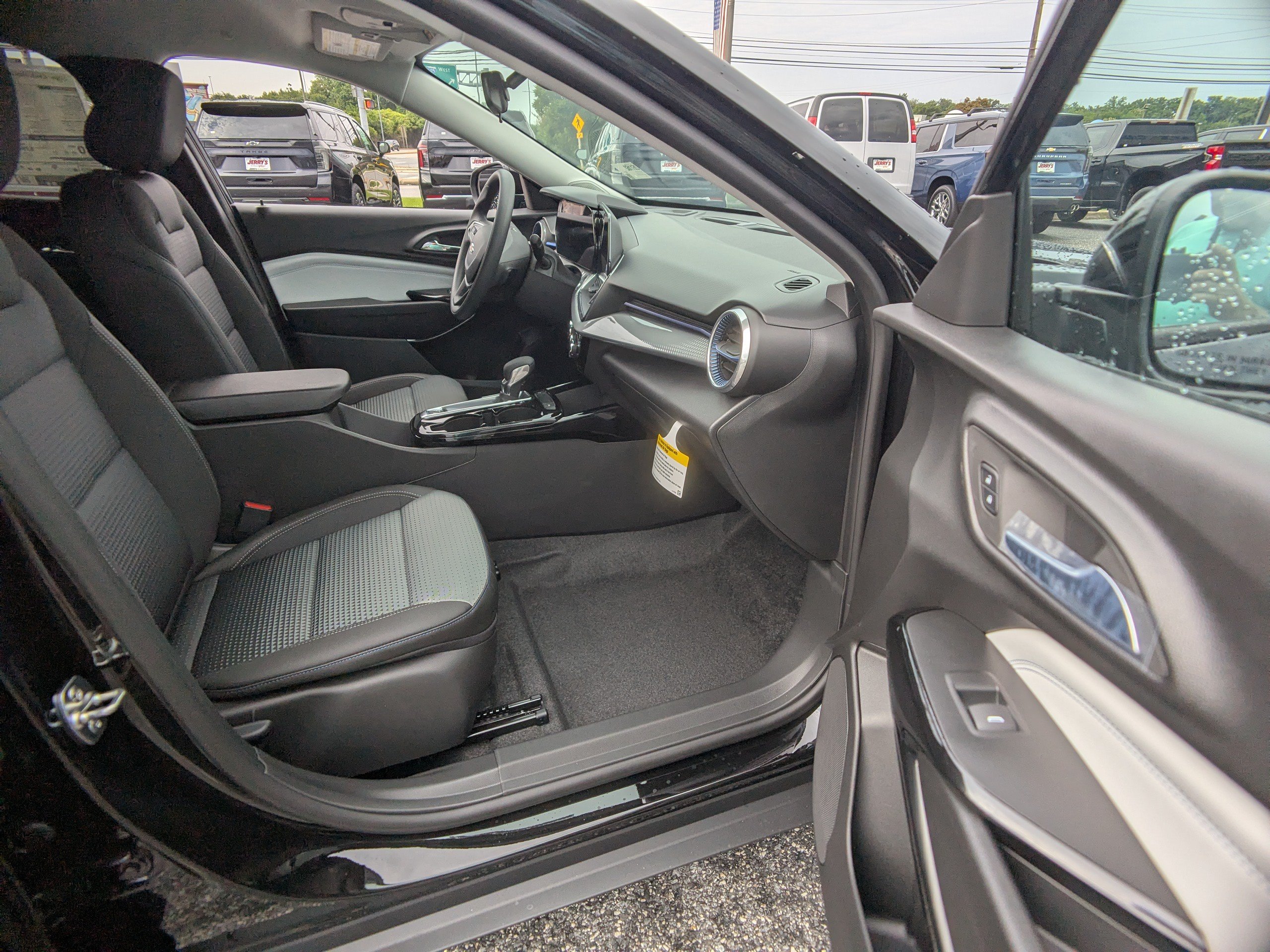 New 2026 Chevrolet Trax LT FWD image 10