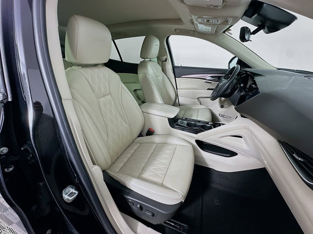 Used 2022 Buick Envision Avenir w/ Technology Package II image 28