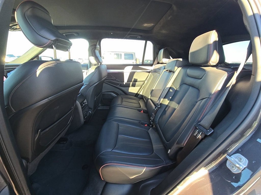 Used 2024 Jeep Wagoneer Launch Edition AWD/4WD image 6