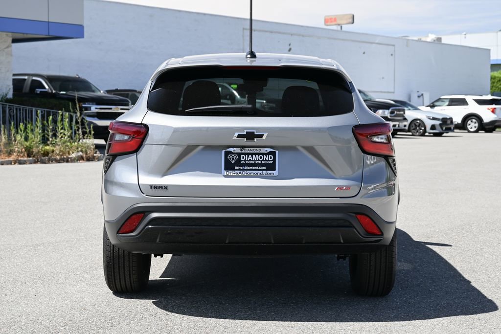 New 2026 Chevrolet Trax RS FWD image 5