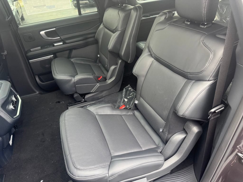 New 2027 Ford Expedition Max Platinum w/ Stealth Performance Package AWD/4WD image 31