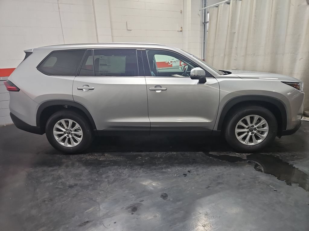 New 2026 Toyota Grand Highlander XLE FWD image 10