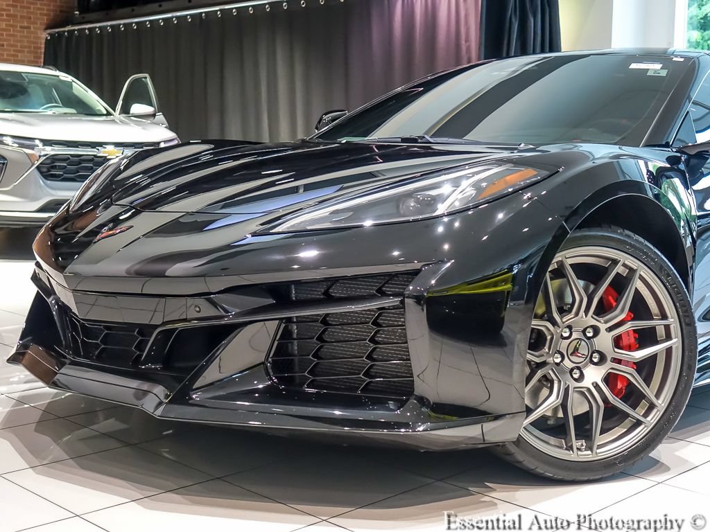 Used 2025 Chevrolet Corvette Z06 w/ Stealth Interior Trim Package RWD image 3