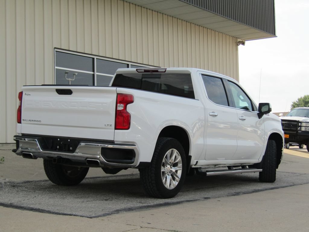 Used 2019 Chevrolet Silverado 1500 LTZ AWD/4WD image 3