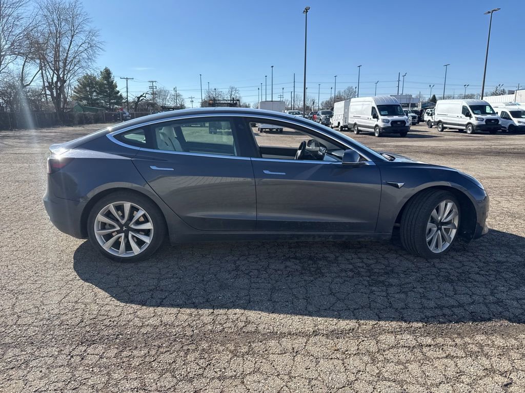 Used 2019 Tesla Model 3 image 3