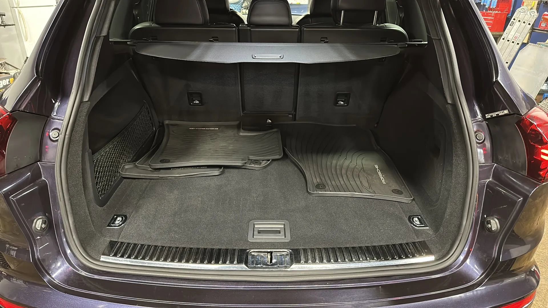 Used 2018 Porsche Cayenne Platinum Edition image 13