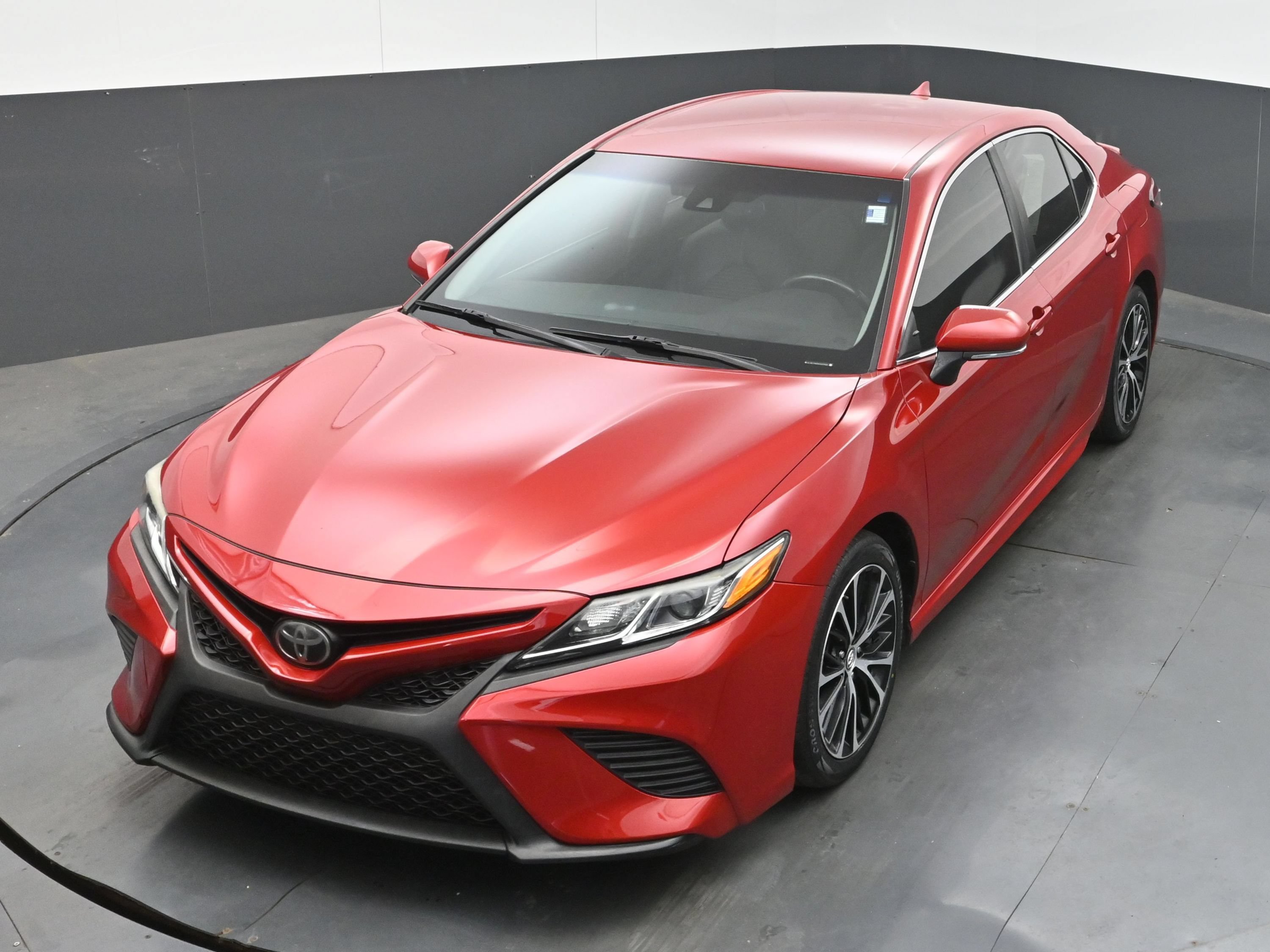 Used 2019 Toyota Camry SE w/ Convenience Package FWD image 31