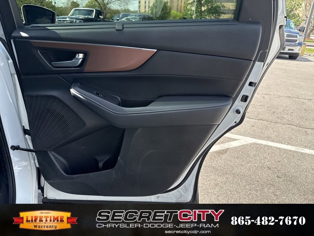 Used 2022 Acura MDX FWD w/ Technology Package image 13