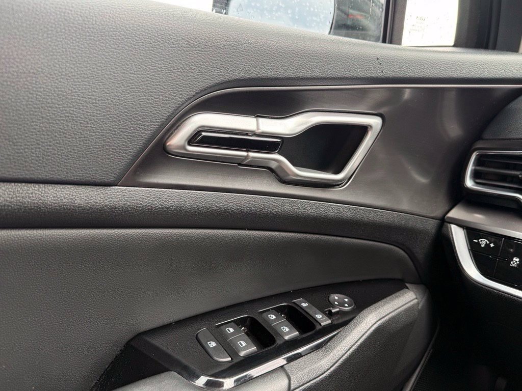 Used 2023 Kia Sportage EX FWD image 11