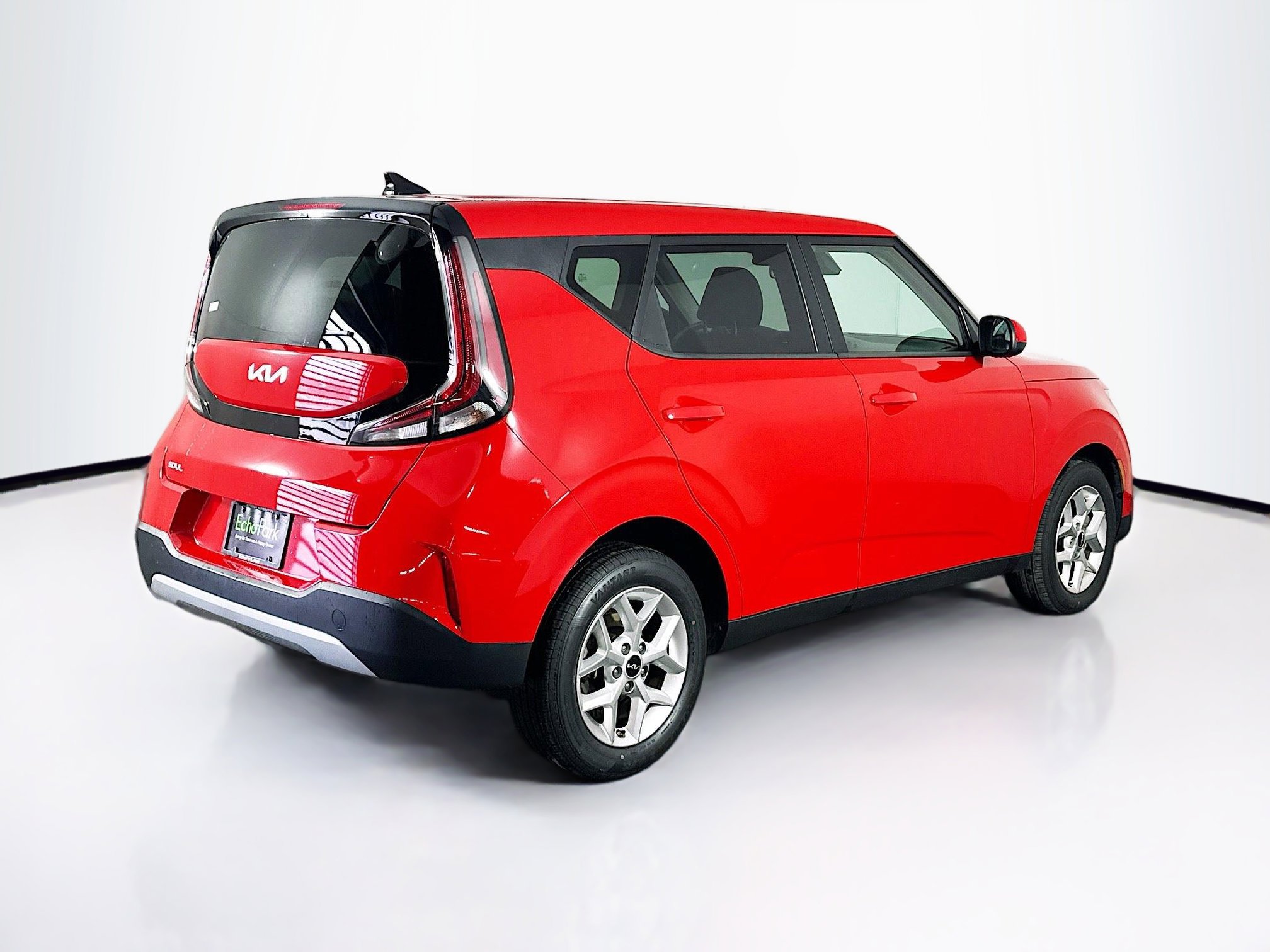 Used 2025 Kia Soul LX w/ LX Technology Package image 9
