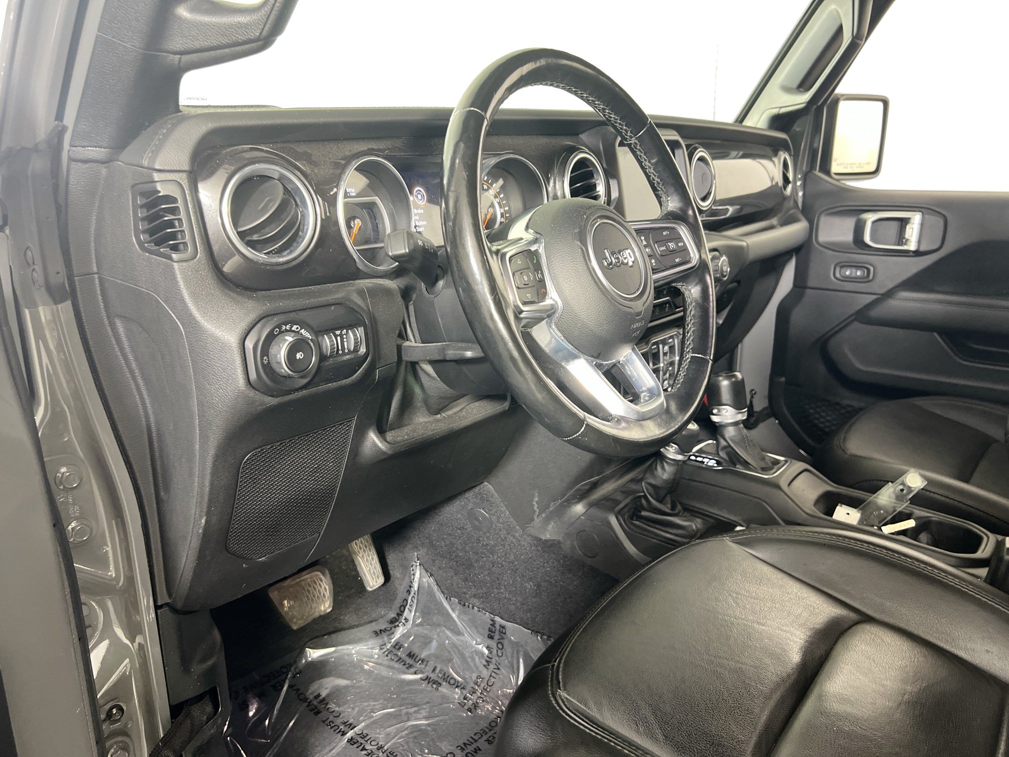 Used 2020 Jeep Wrangler Unlimited Sahara AWD/4WD image 9