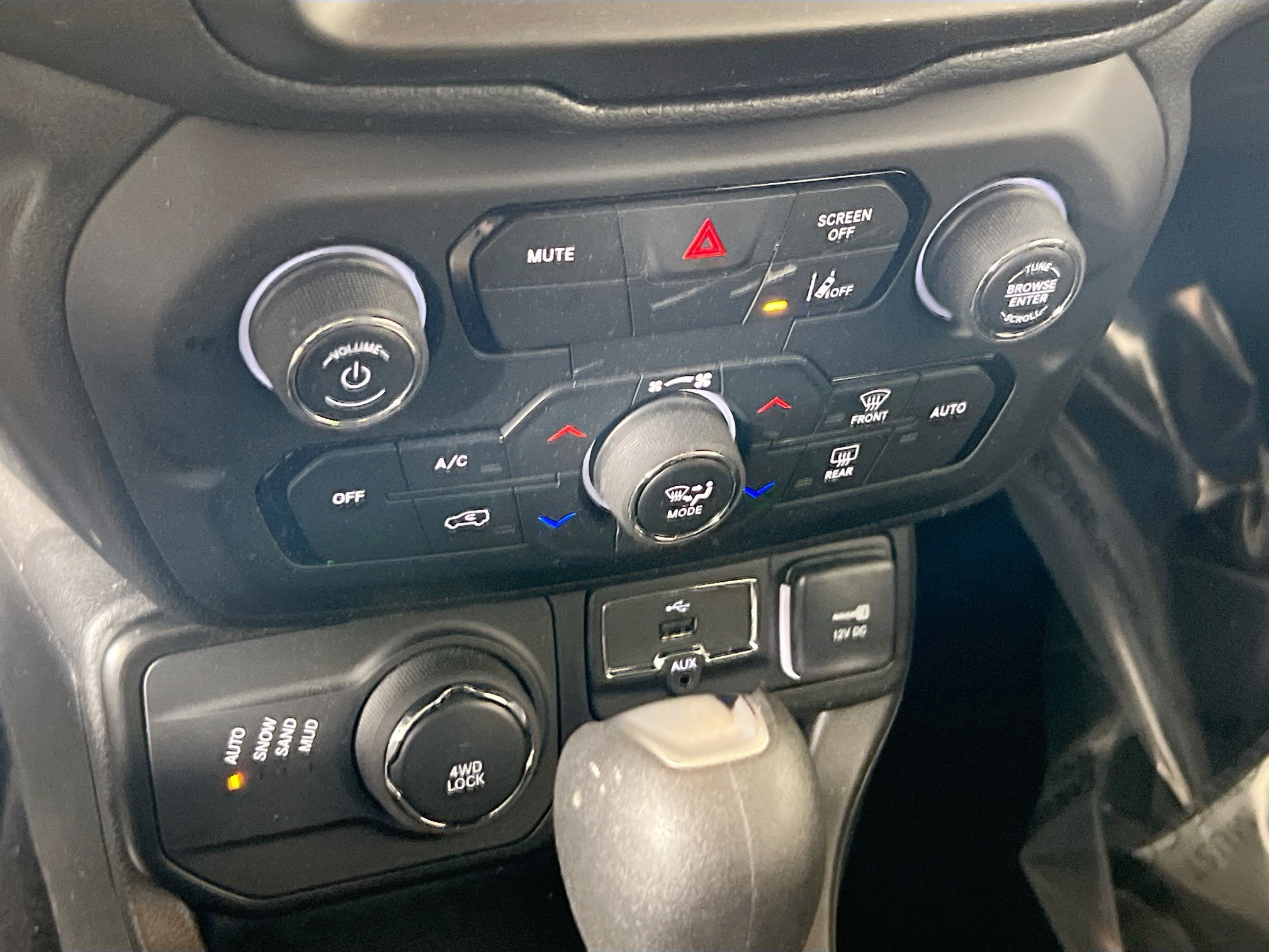Used 2022 Jeep Renegade Latitude w/ Convenience Group AWD/4WD image 16