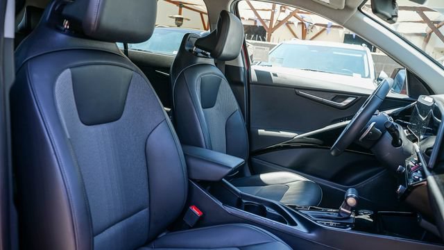 Certified 2025 Kia Niro EX FWD image 18