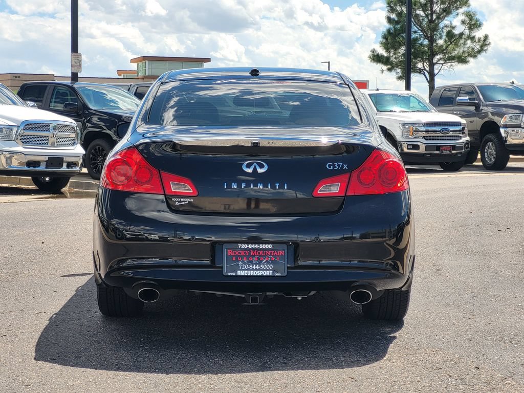 Used 2011 INFINITI G37 x Sedan w/ Premium Pkg AWD/4WD image 4