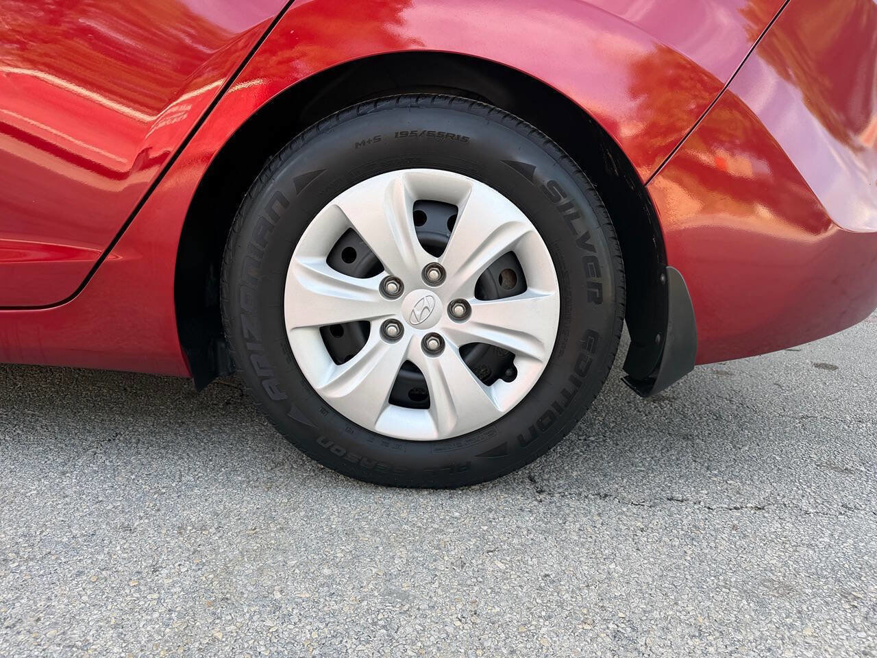 Used 2016 Hyundai Elantra SE image 30