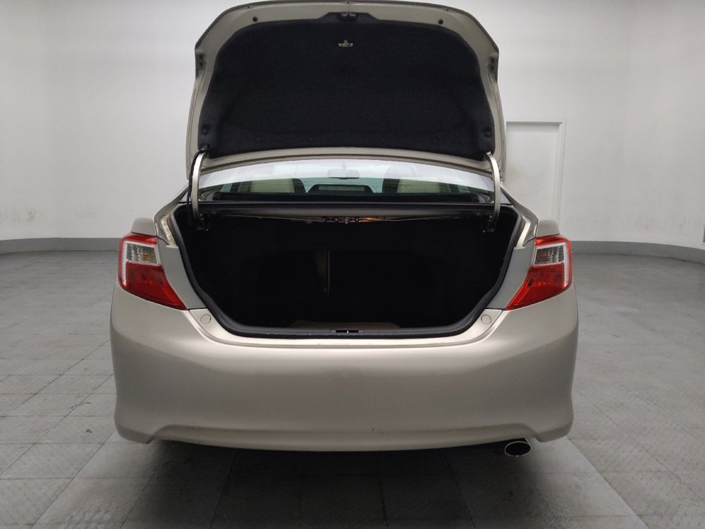 Used 2014 Toyota Camry XLE w/ Leather Package image 29