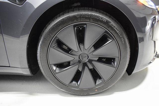 Used 2025 Tesla Model 3 Long Range image 10