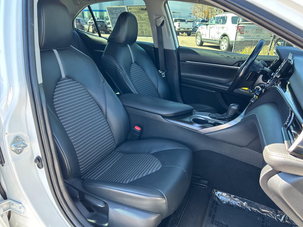 Used 2021 Toyota Camry SE FWD image 17