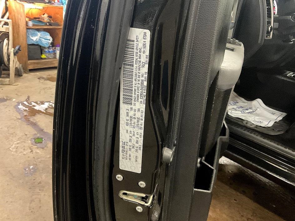 Used 2017 RAM 2500 Tradesman w/ Chrome Appearance Group image 26