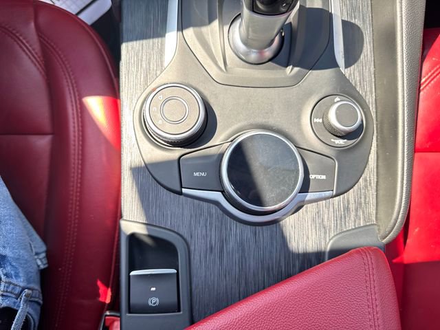 Used 2019 Alfa Romeo Giulia AWD image 61